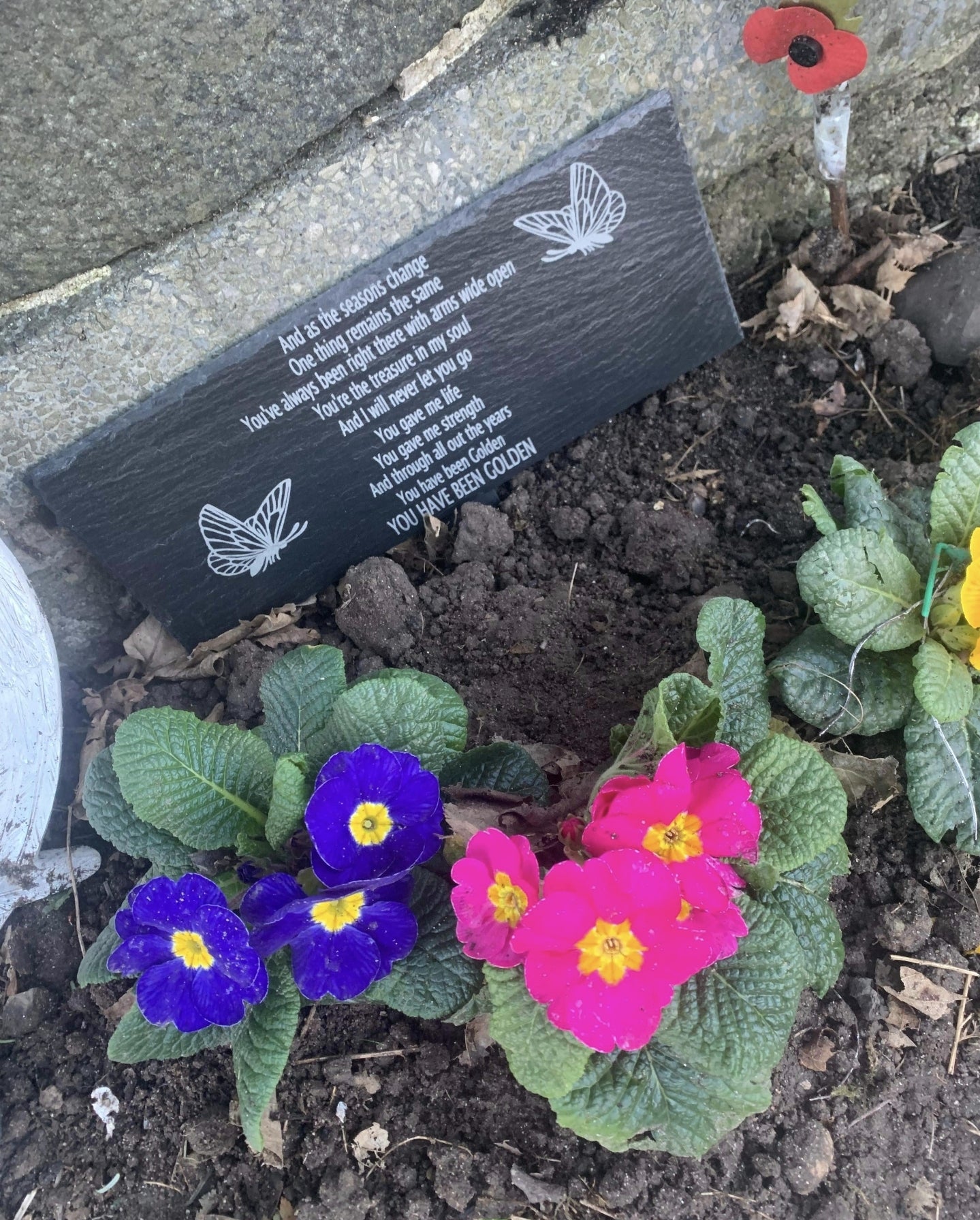 Beautiful personalised memorial slate, engraved with slate grounding spike. - LaserGiftsuk